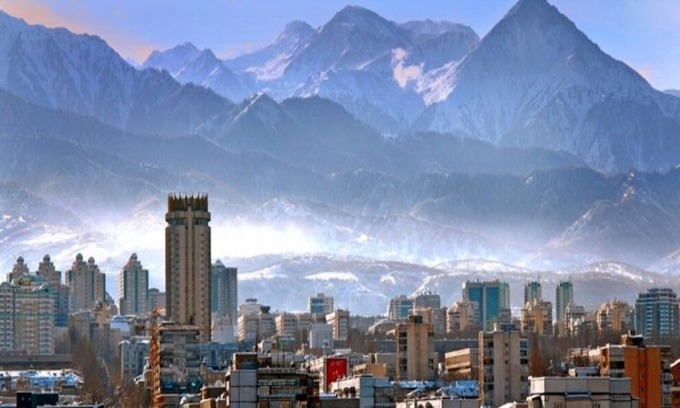Almaty Apartment | Mountain view enjoy in the middle of the life of Almaty