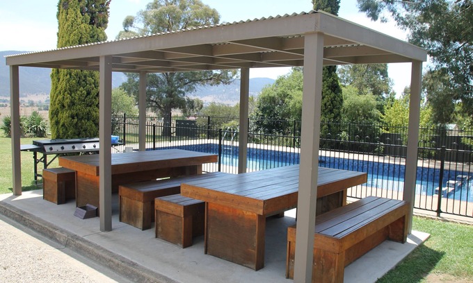 Corryong Hotel | Mountain View Motel Corryong