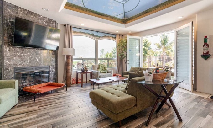 Hemet House | Mountain View Oasis AC, Pool, Pet & Family Friendly