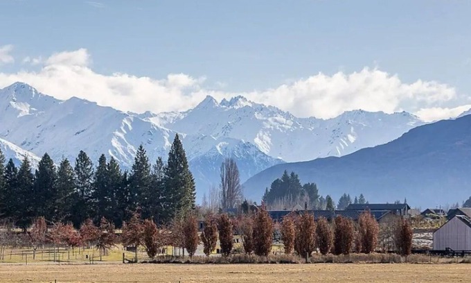 Wanaka House | Mountain View Paradise