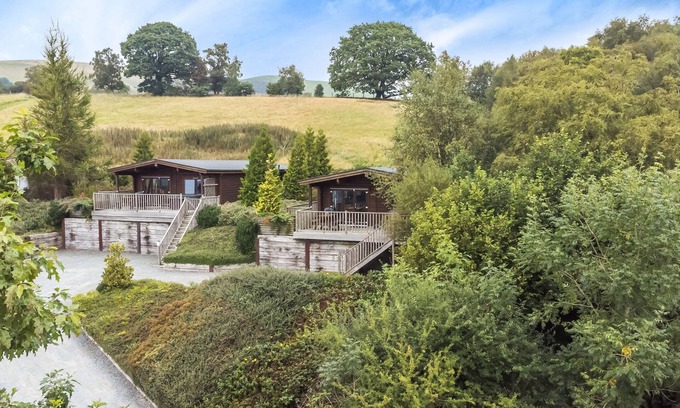 Rhayader Cottage | MOUNTAIN VIEW, pet friendly, with hot tub in Rhayader
