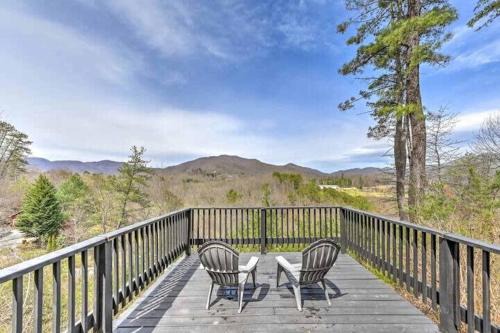 Canton House | Mountain Views Covered Deck w Hot TubSleeps 11