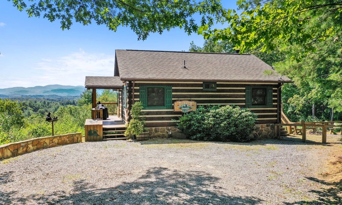 My Mountain Cabin | Mountain Views! Romantic, cozy luxury cabin; Hot tub, wifi, Sat TV, mins from BR