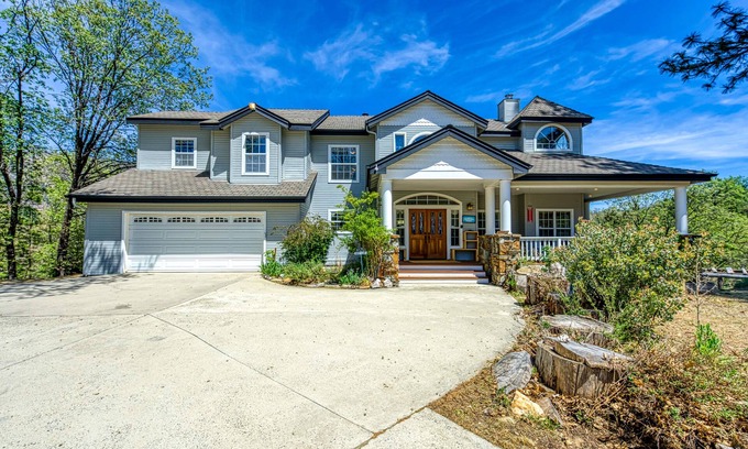 Cascadel Woods House | Mountainside home, dog-friendly, fireplace, washer/dryer & WiFi