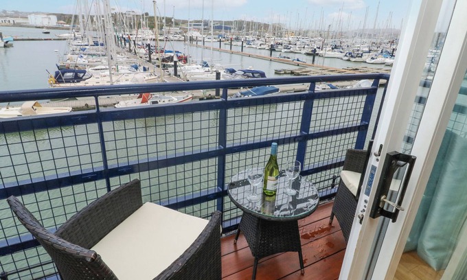Turnchapel Cottage | MOUNTBATTEN HOUSE, family friendly in Mount Batten