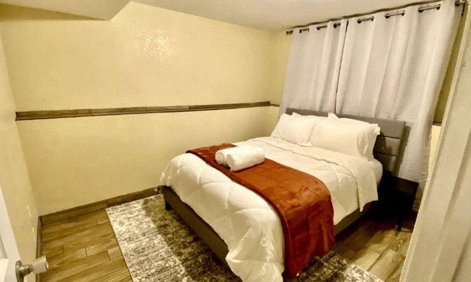 Sandy Apartment | Movie Theater Near Slopes, Shops & TRAX - 2BR Bsmt