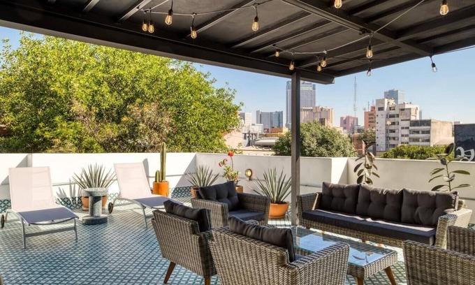Zona Rosa Apartment | Mr. W | 2Br |Balcony + Location
