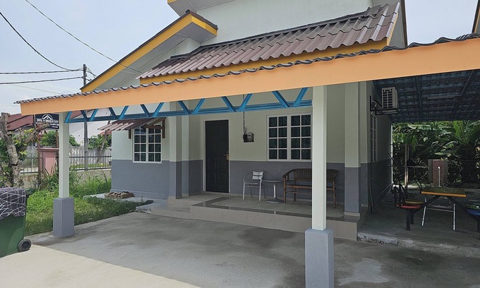 Merbau Sempak House | MRI Residence Sg Buloh - 2Bedrooms/1Bathroom