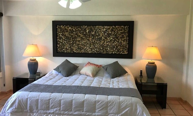 Downtown Queretaro Apartment | +MS +Espaciosa Suite +Zona Centro +Col. El Prado