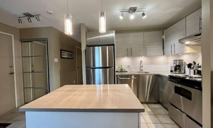 Verdun Condo | MTL Comfy, Honest and Well-Located Condo w/office