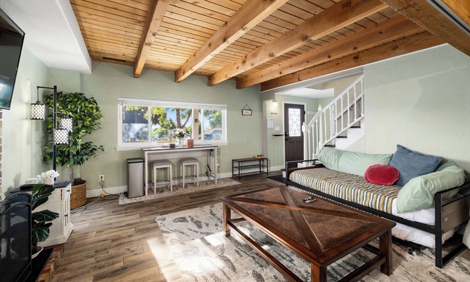 West University House | Mtn+City Views 4BR Firepit FamilyRetreat NearUNR