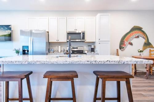 Swan Valley House | Mtn Views Patio & South Fork Fun