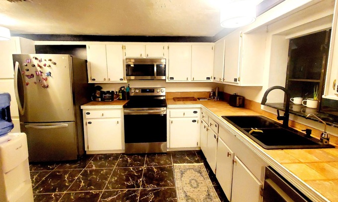 Land O' Lakes House | Much loved, cozy and spacious home on a spacious plot near Tampa, pet friendly!