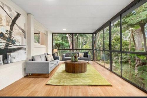 Hornsby House | Mulberry Heaven Scene
