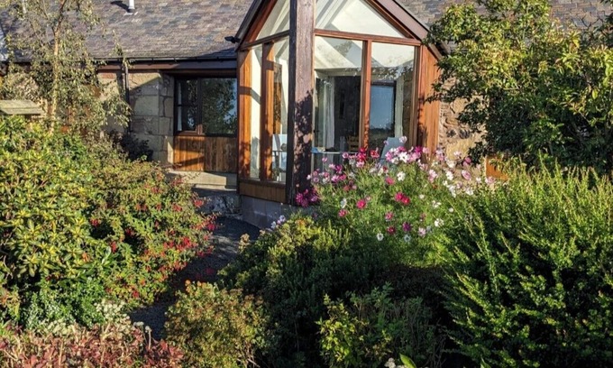Nenthorn Cottage | Mungo s Well cottage. Log burner. Conservatory On 1 level. 3 miles from Kelso