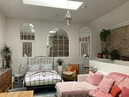 Newburgh Apartment | ‘Museum Loft’ Scotland’s Wee Hat Museum