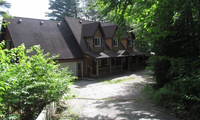 Lake of Bays Cottage | Muskoka Retreat, Waterfront, 2 Decks + Dock, Master Loft, Swim/Boat/Fish, WIFI