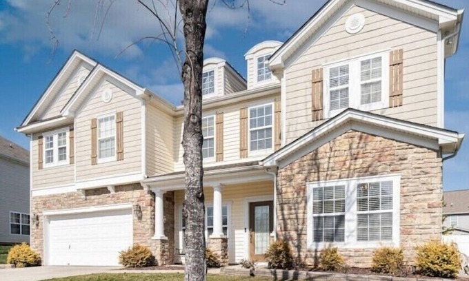 Charlotte House | Must See! Amenity filled home-quiet neighborhood!nn