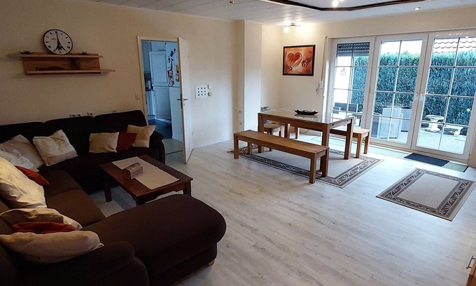 Godelheim Apartment | MW vacation apartment in Höxter/Weserbergland directly on the Weser.