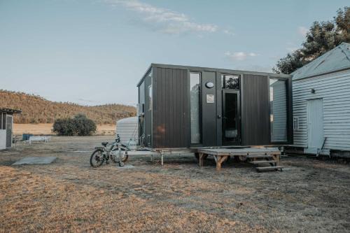 Gravesend House | Myall Vale Rest House by Tiny Away
