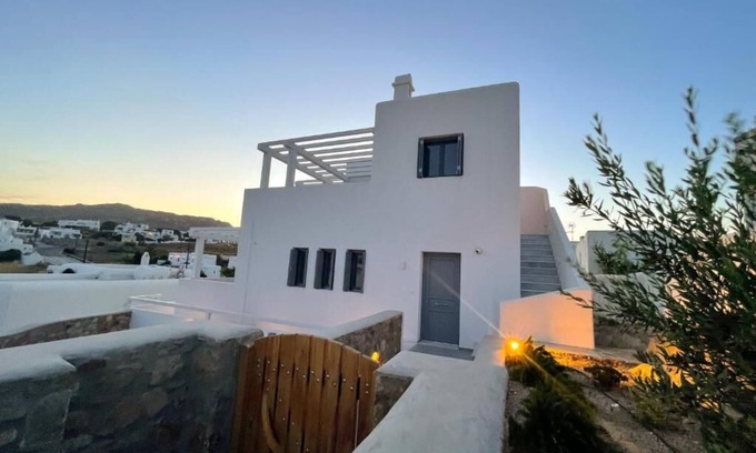 Ano Mera Apartment | Mykonos Dot - Deluxe Apartment With Balcony