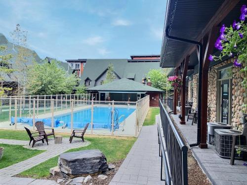 Canmore House | Mystic Chalet managed by Little Sister Getaways
