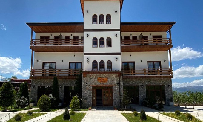 Diber Hotel | Nëna Dashuri Agroturizëm