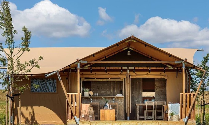 Mol Cabin | n/a