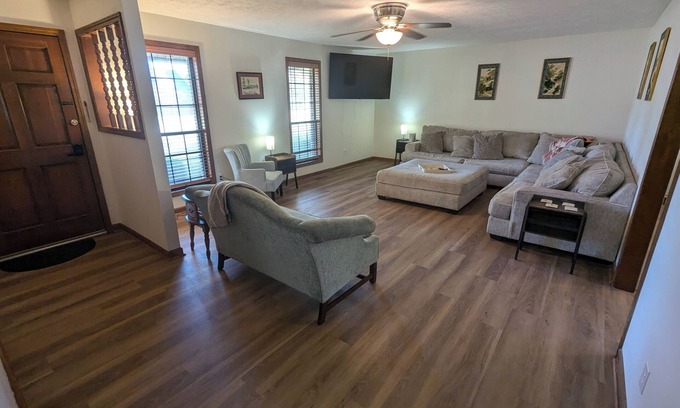 Jackson House | N. Jackson Getaway 3BR/2BA