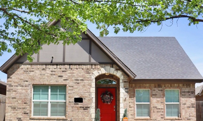 North Overton House | N. Overton – Spacious 3br, 3ba with optional studio. 10-min walk to campus.