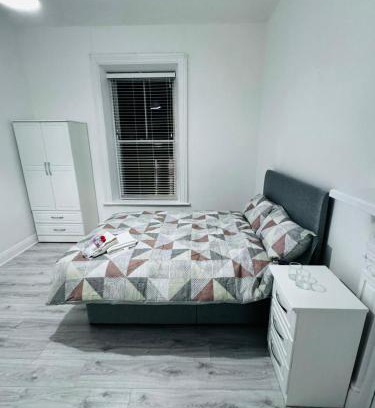Naas Hostel | Naas Town - Budget Double Bedrooms