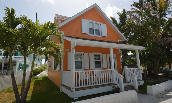 Bahama Palm Shores House | Nana's Cottage:A charmingly peaceful cottage right in the heart of Hope Town!