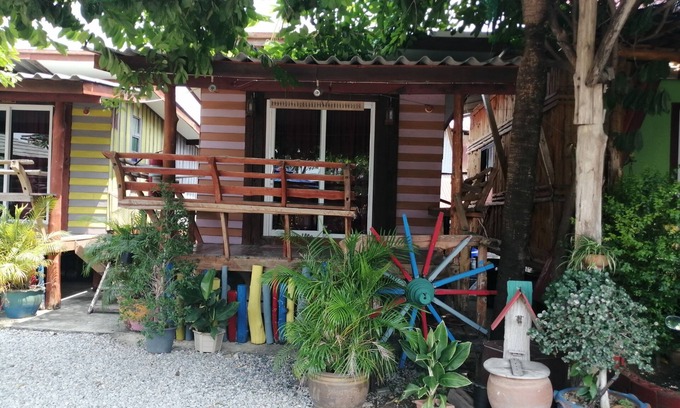 Phayuha Khirim House | Nang Phraya Resort
