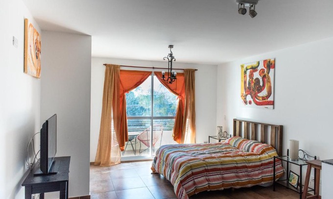 Saavedra Apartment | Naon Arts Experience