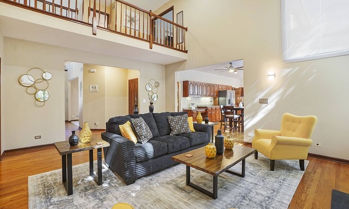 Naperville House | Naperville FHS Rental - Harmony Ct