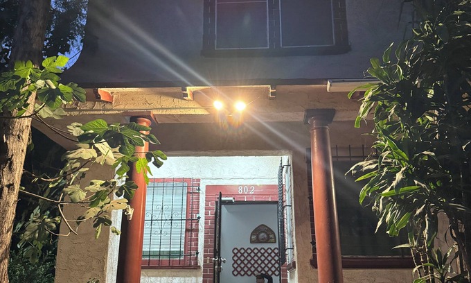 Downtown Los Angeles House | Naryn Guest house