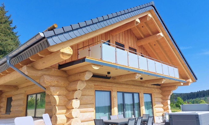 Langweiler Ski Chalet | Natural log cabin chalet (new build 2025!) in the Hunsrück with lake and national park views