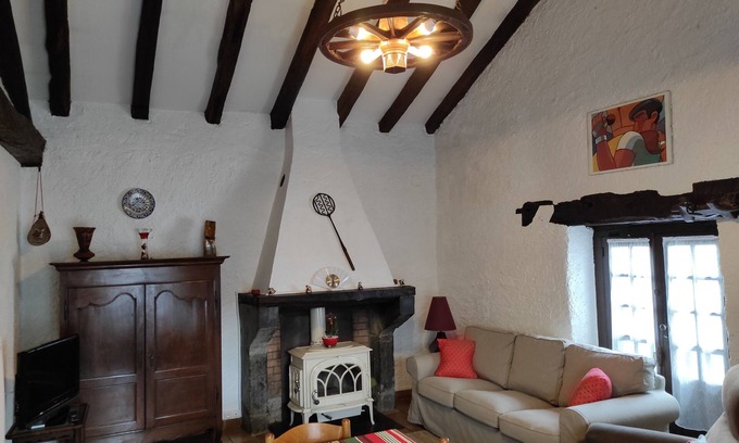 Bussunarits-Sarrasquette House | Nature stay near Saint Jean Pied de Port
