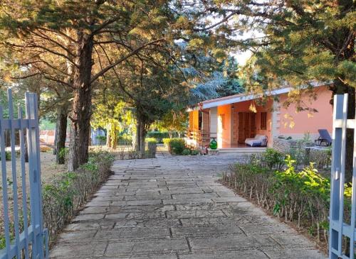 Montegrosso Villa | Nature, memories and garden shower at Casa del Castello