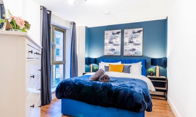 Derby Apartment | Navy Retreat - Free Parking, Fast WiFi & SmartTV