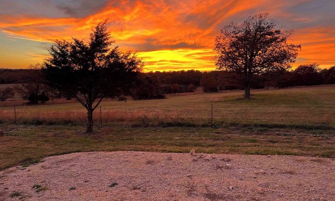 Compton Cabin | Near Buffalo River ~sleeps 5 ~ secluded