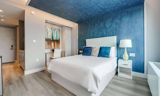 Port Morris Hotel | near Stadium Studio Q BR | Close to Stadium