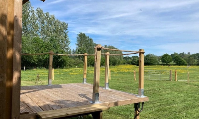 Sedlescombe Cabin | Neddys Rest, Repurposed Horse Box, Luxury Stay