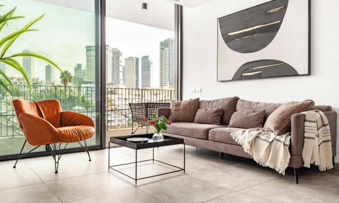 Bene Beraq Apartment | Nehemia Parking and Pool