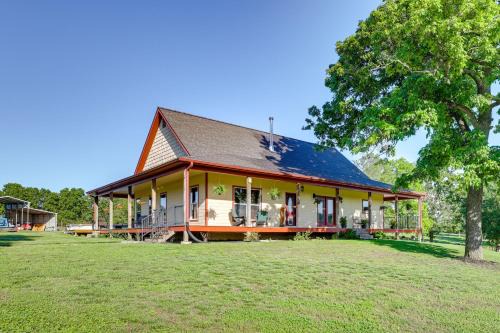 Newton County House | Neosho Home on 90 Acres with Private Pool and Fire Pit
