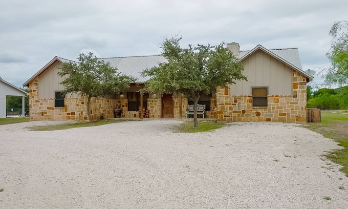 Sabinal House | Nestled in Tierra Linda