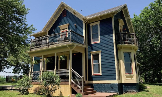 Fontana Bed & Breakfast | Netherfield Natural Farm
