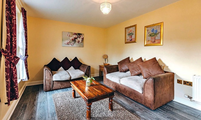 Eaton Mascott Cottage | Netley Hall - Rose