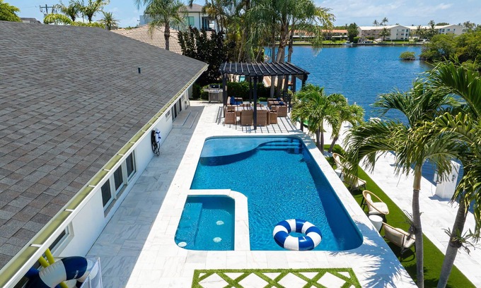 Ocean Ridge House | *NEW*10min to Atlantic Ave Delray | Walk 2 Beach |