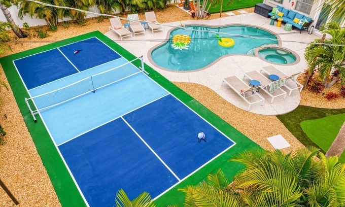 Palma Sola House | New! 12 min to AMI Beach + Pickleball + Mini-Golf